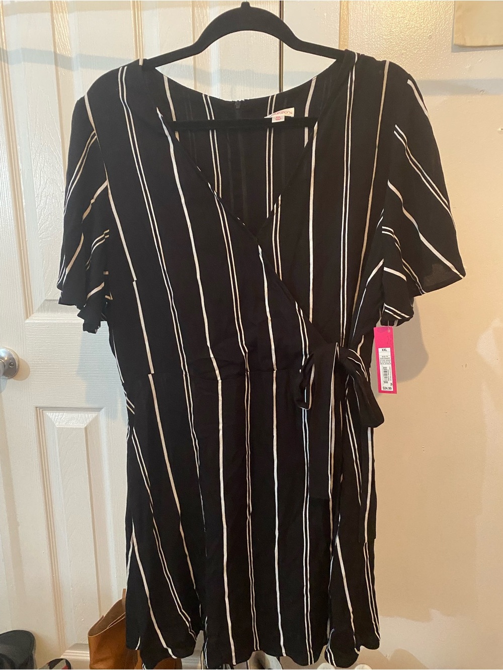Black and White Striped Wrap Short-Sleeve Women's dress nwt